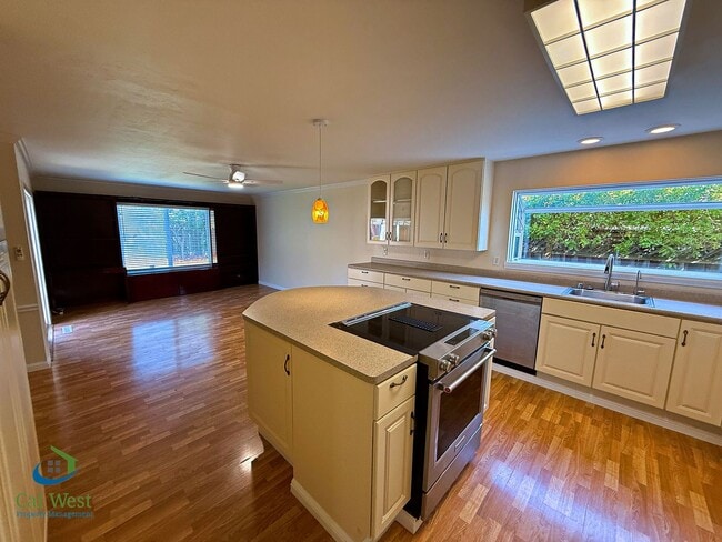 Building Photo - 5331 Rimwood Dr
