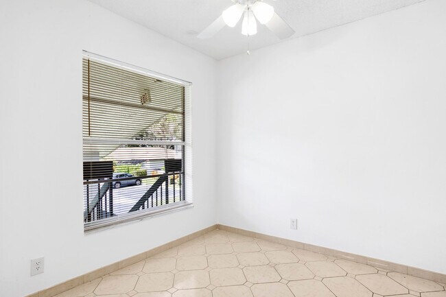 Building Photo - 13283 Pineapple Palm Ct