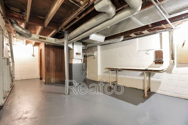 Building Photo - 53 S Burgess Ave