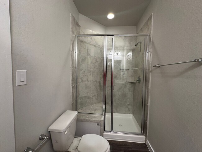 Building Photo - Townhome for Rent