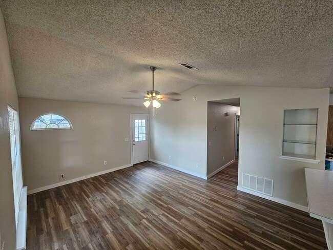 Building Photo - 1111 Tunbridge Dr