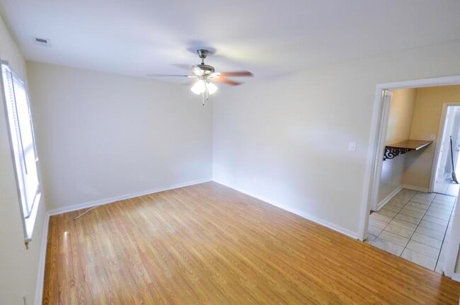 Building Photo - 2118 Parkwood Ave