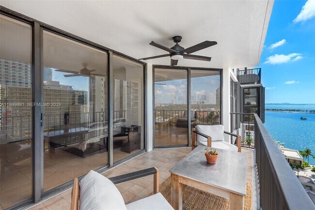 Building Photo - 1915 Brickell Ave