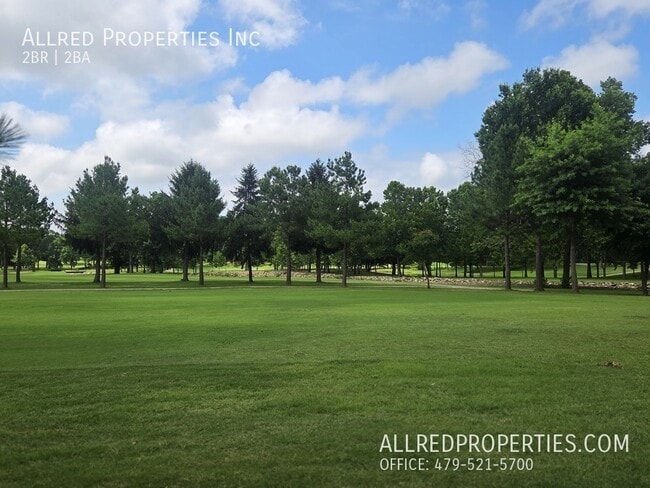 Building Photo - 2588 E Sweetbriar Dr