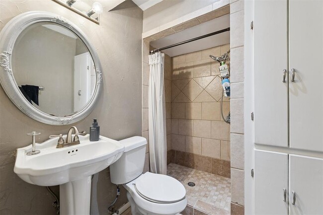 Building Photo - 9605 Hefner Village Blvd