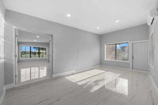 Building Photo - 1300 NW 90th St