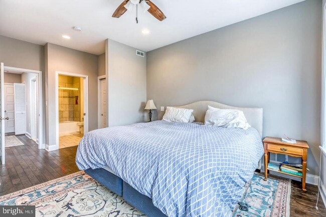 Building Photo - 3611 Hudson St