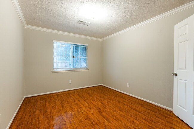 Building Photo - 11727 Inga Ln