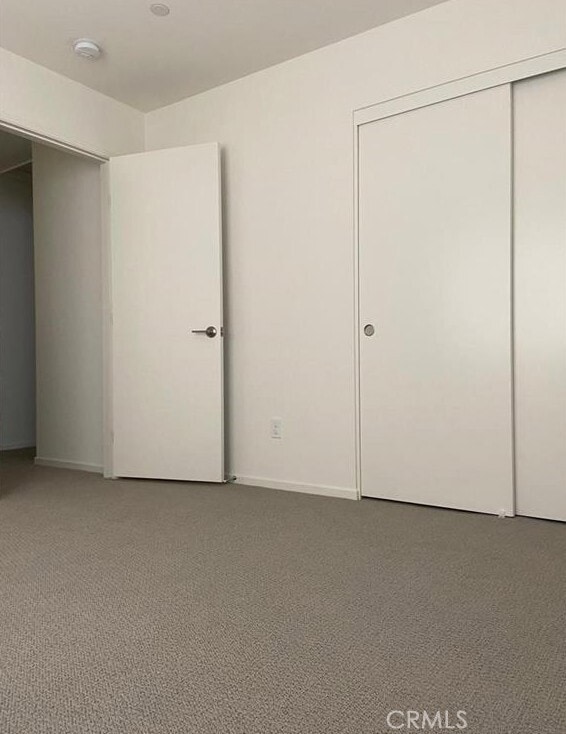 Building Photo - 215 Perennial Pl