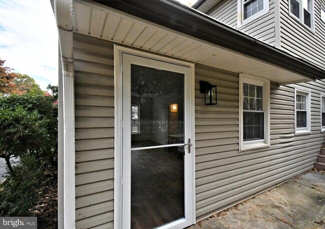 Building Photo - 201 Montgomery Ave