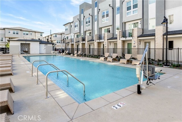 Building Photo - 1618 W Cara Dr