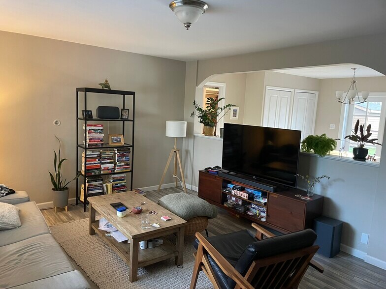 Living Room - 875 36th St