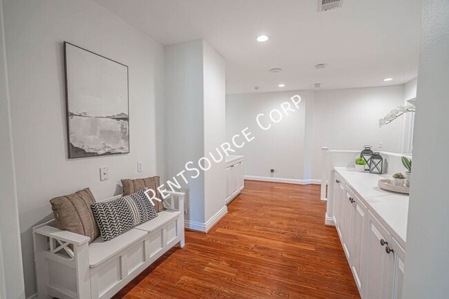 Building Photo - 26511 Brooks Cir
