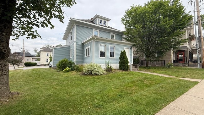 Primary Photo - 15 Madbury Rd
