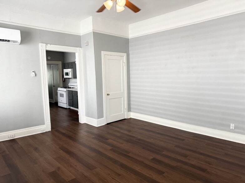 Room 1 - 24 N Cooper St