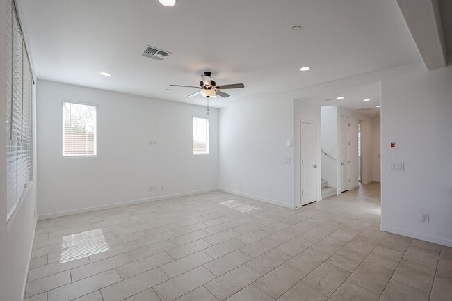 Building Photo - 4-Bedroom Home in Mystic at Lake Pleasant
