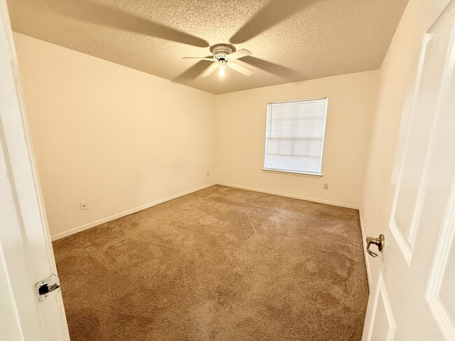 Building Photo - 1033 S Hiawassee Rd