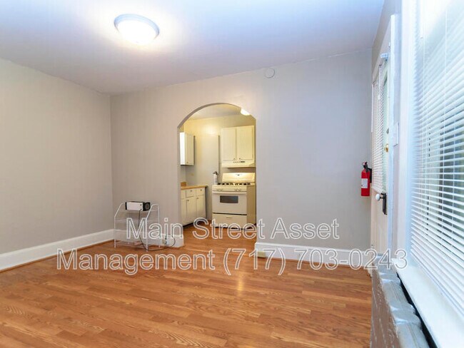 Building Photo - 59 King St