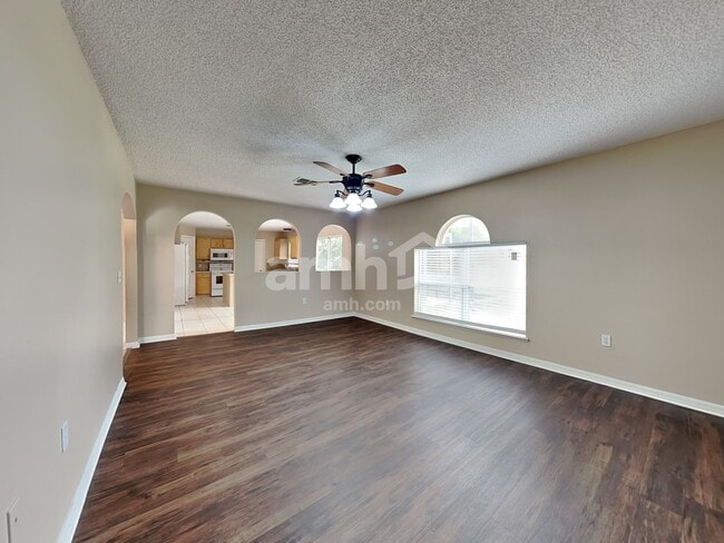 Building Photo - 12911 Parkington Dr