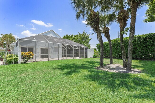 Building Photo - 897 Dickens Pl