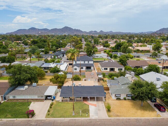 Building Photo - 510 E Belmont Ave