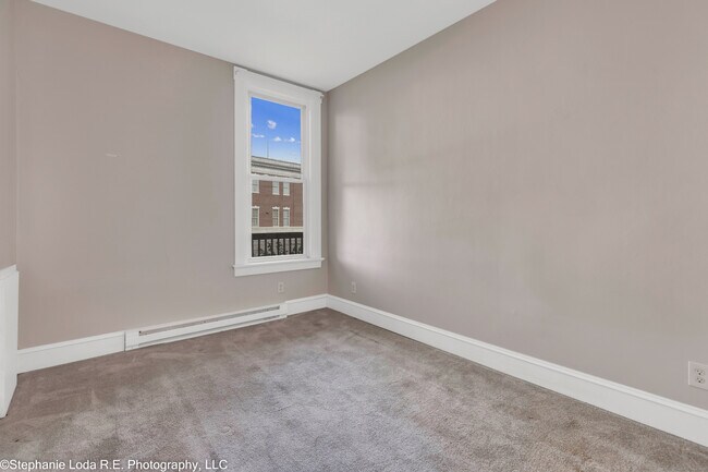 Building Photo - 82 Water St