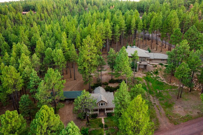 Building Photo - 4955 Hidden Hollow Rd