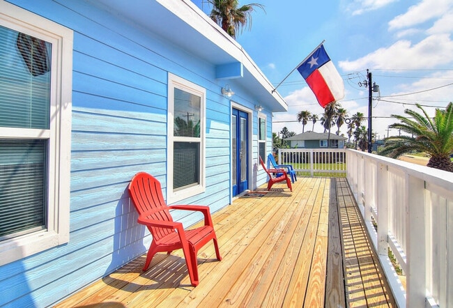 Building Photo - 1300 Eleventh Street-SI ID1023200P