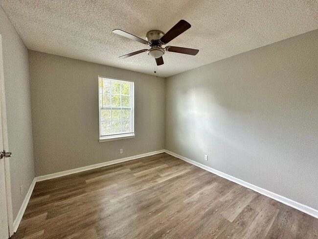 Building Photo - Spectacular Special - $1/2 OFF First Month's Rent & Stanley Travel Cup ($40.00 Value)