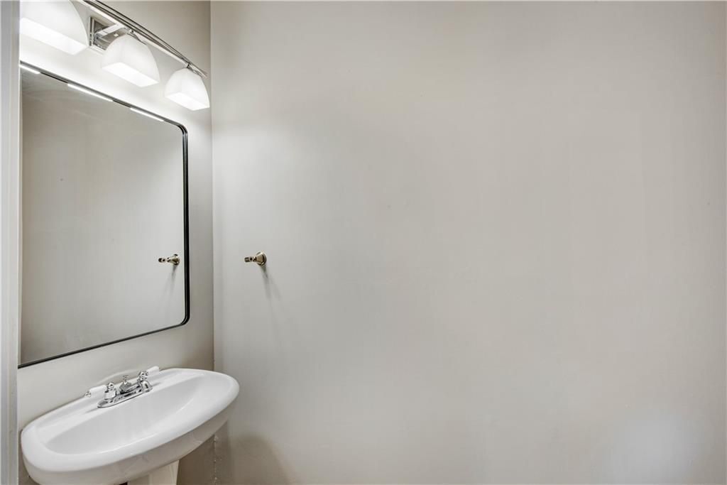 Building Photo - 1610 Elgaen Pl Dr