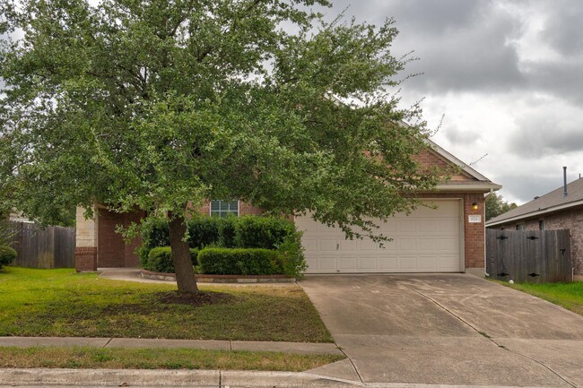 Building Photo - Cozy 3-Bedroom, 2-Bathroom Single Family H...