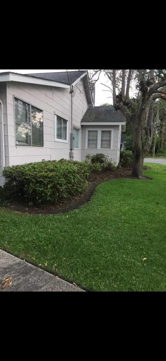 Building Photo - 1601 S 41st St