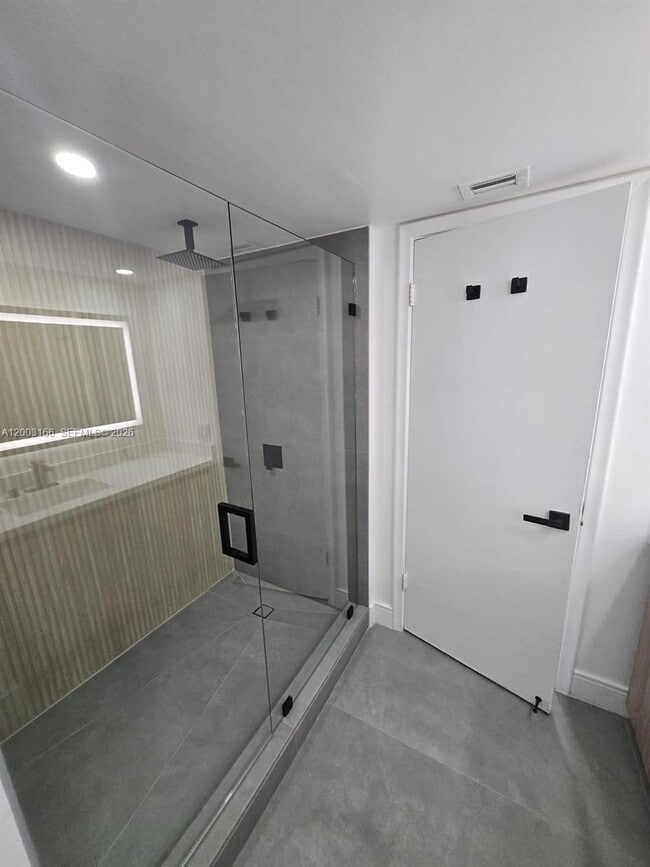 Building Photo - 20840 San Simeon Way