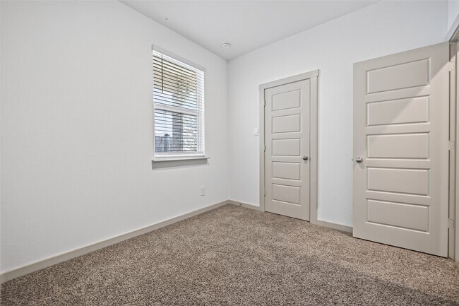 Building Photo - 12820 Tokenhouse Ln