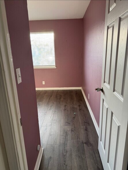 Building Photo - 6113 Francine Dr