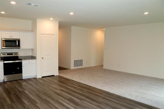 Building Photo - 8336 Stovepipe Dr