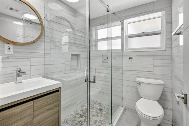 Building Photo - 217 Marina Dr