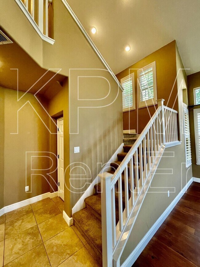 Building Photo - 5879 Riverbank Cir