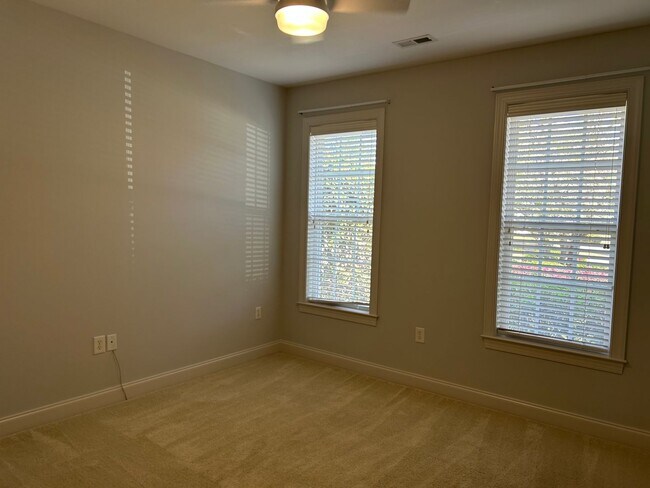 Building Photo - Oak Ridge at Plantation Landing | 4 Bedrooms, 3 Baths