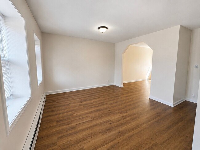 Building Photo - 4 Bed 2 Bath Townhouse for Rent in Rome, NY