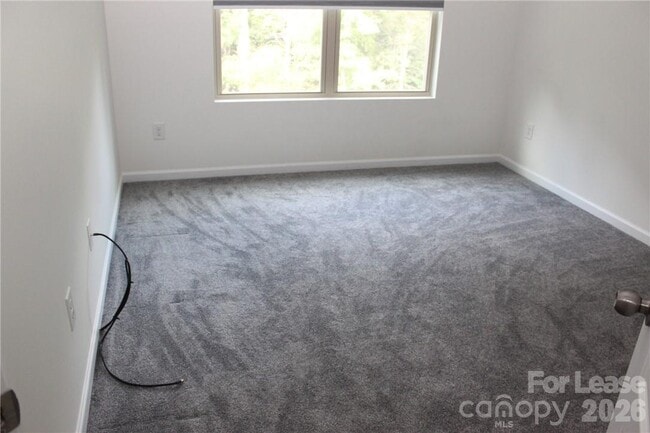 Building Photo - 6017 Sweetbay Ln