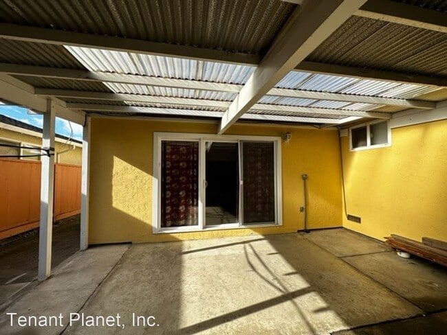 Building Photo - 3 br, 2 bath House - 1550 Magpie Ln