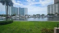 Building Photo - 220 Kings Point Dr
