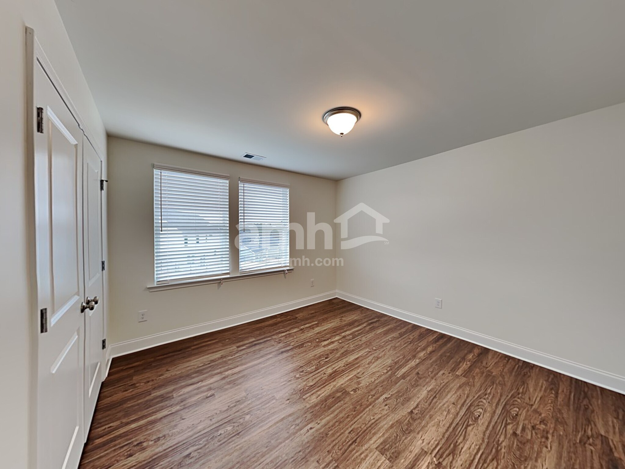 Building Photo - 565 Slew Dr