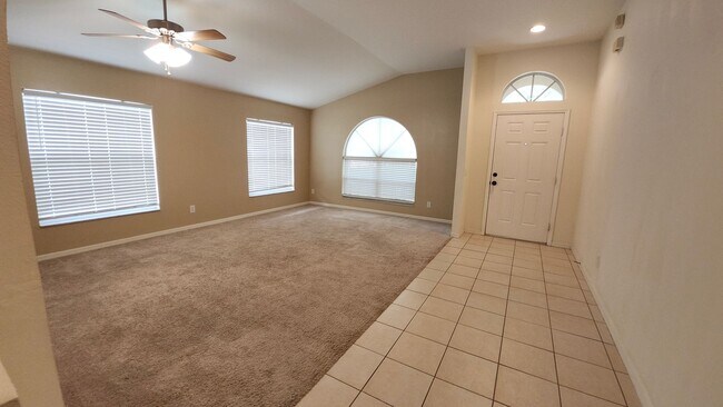 Building Photo - 1813 Greystone Heights Dr