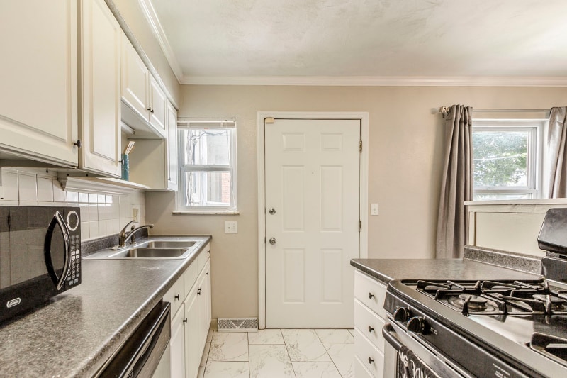 Building Photo - 51 King Ave