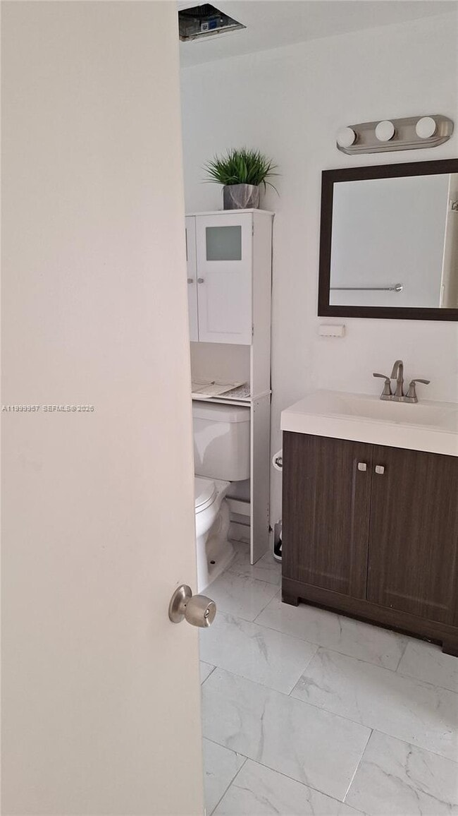 Building Photo - 2831 Pierce St