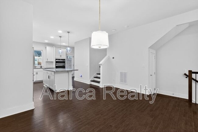 Building Photo - 2727 Grand Union Way