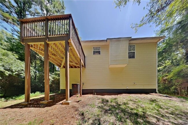 Building Photo - 6460 River Hill Dr