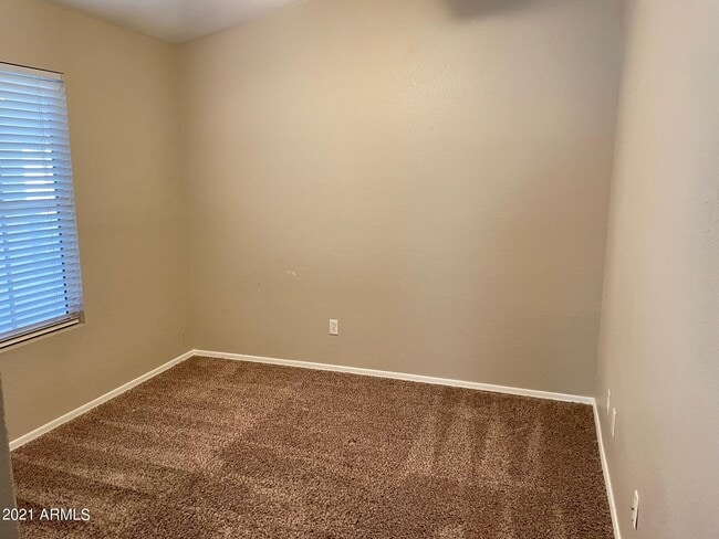 Building Photo - 1695 W Macaw Dr